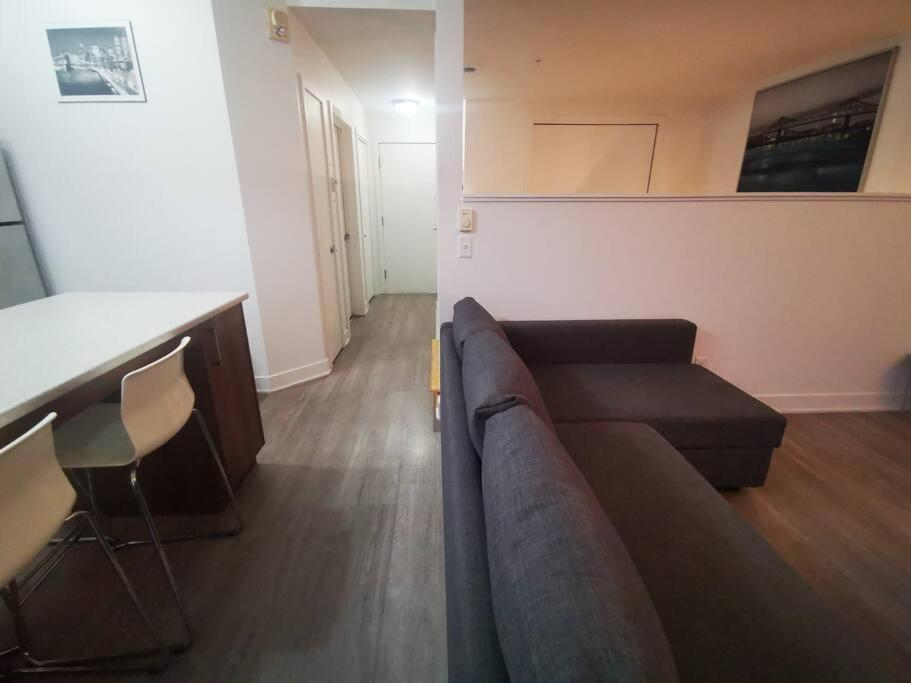 Apartamento Lovely Studio In Longueuil, Near Downtown Montreal Exterior foto